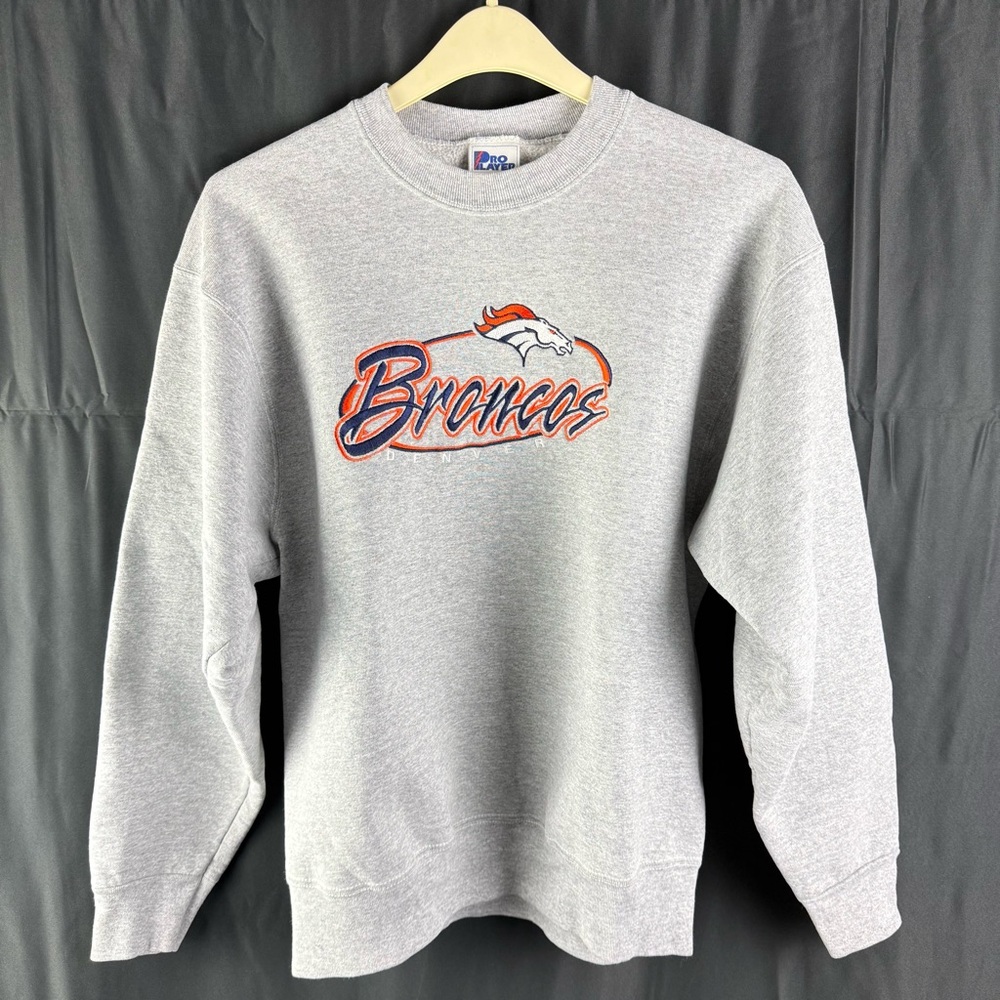 Vintage Embroidered Denver Broncos Pro Player Gray Large Crewneck Sweater